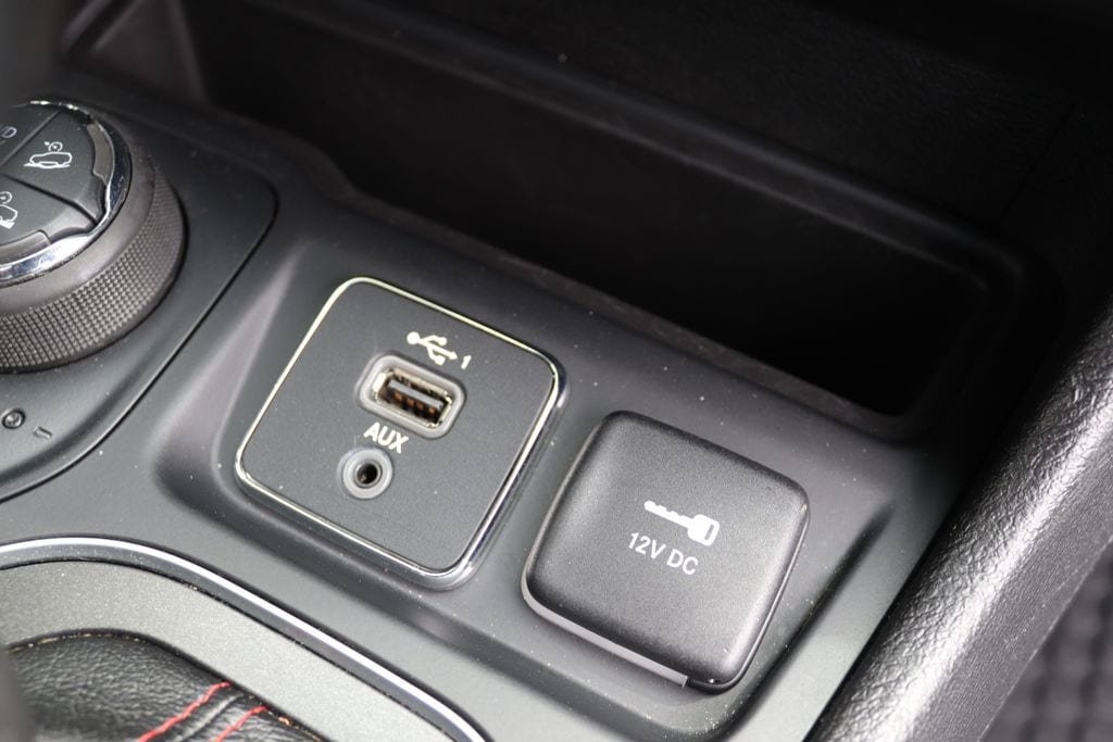 Used 2021 Jeep Cherokee Trailhawk AWD/4WD image 17