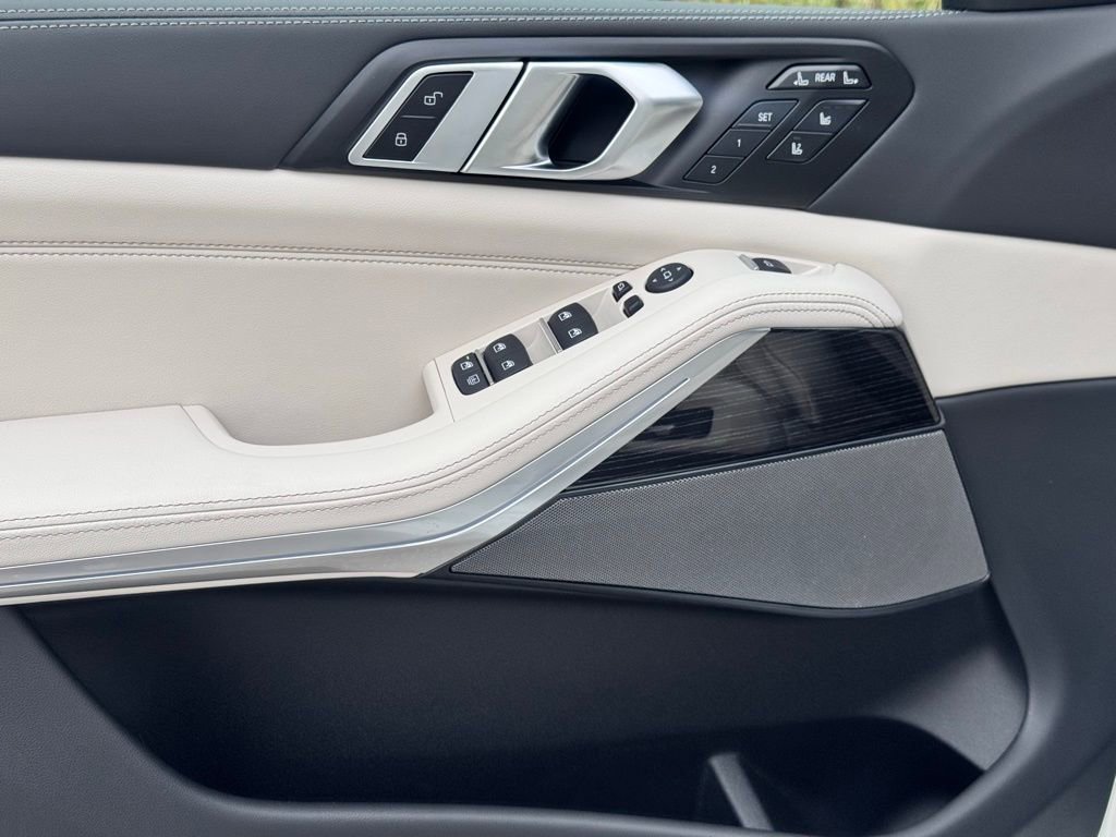 Used 2026 BMW X7 xDrive40i w/ Executive Package image 15