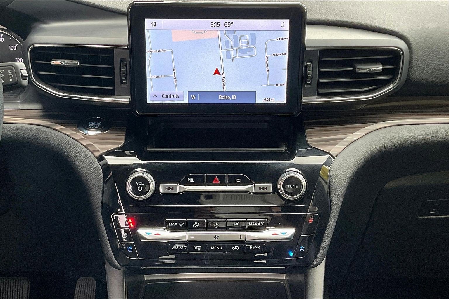 Used 2023 Ford Explorer Limited image 9