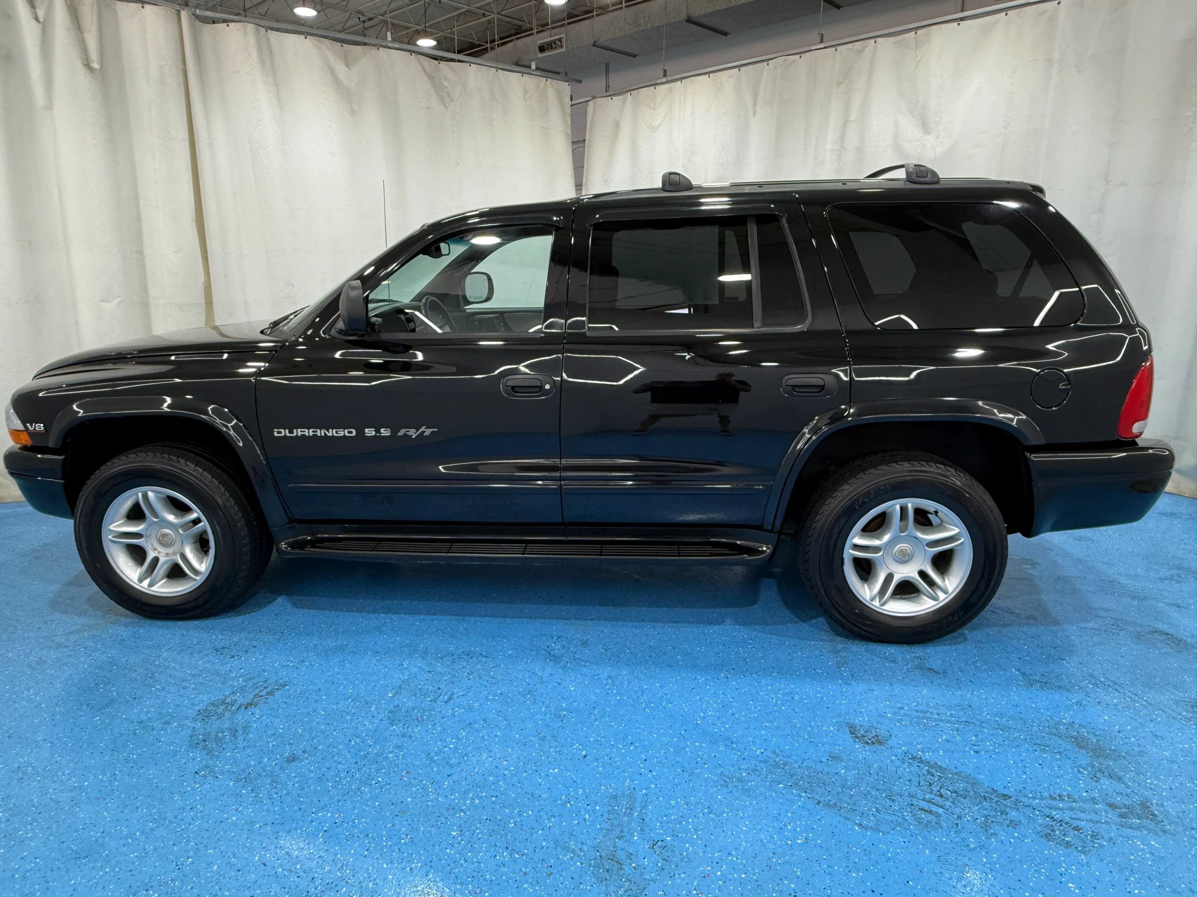 Used 2000 Dodge Durango 4WD image 2