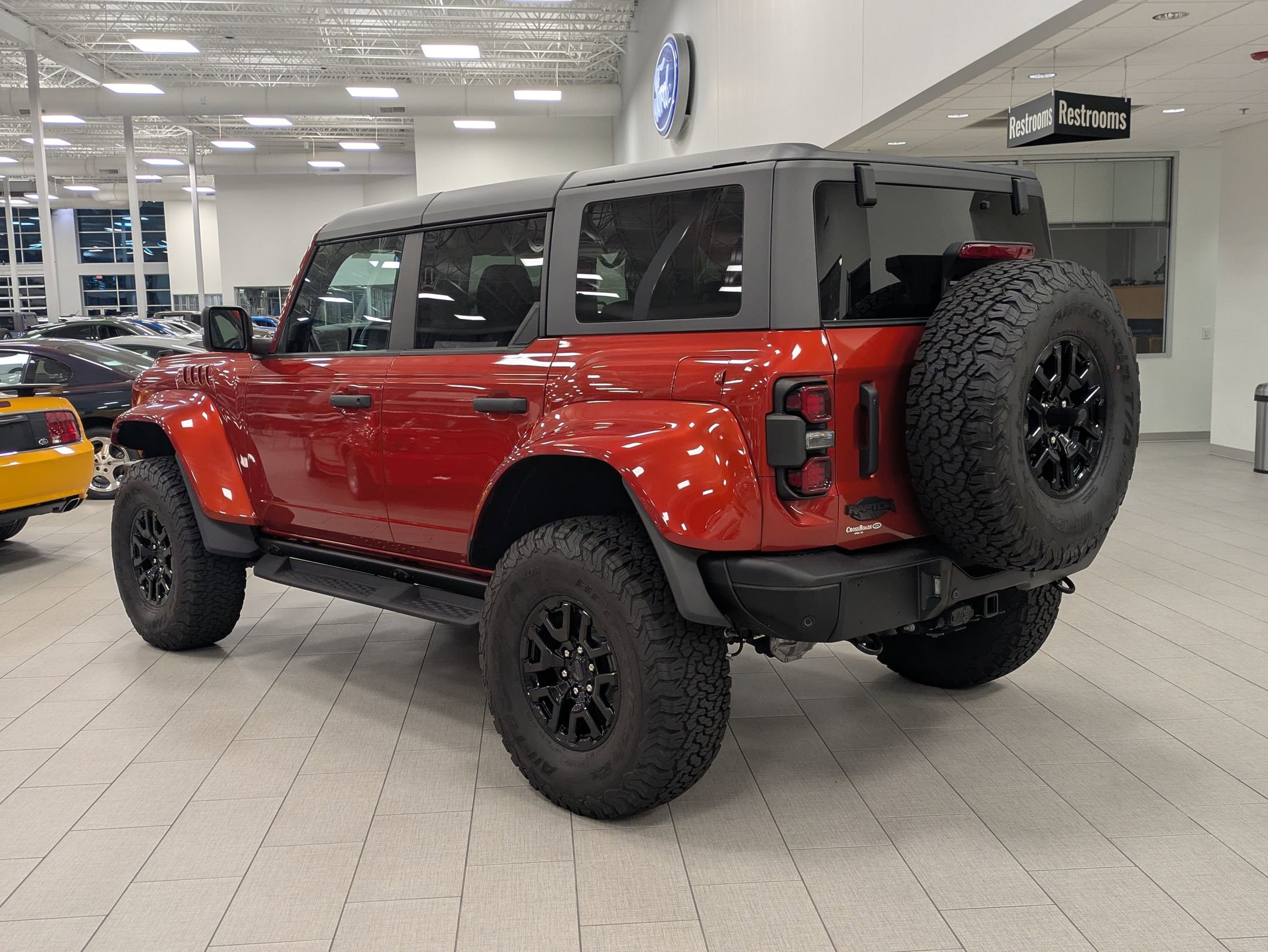 Used 2024 Ford Bronco Raptor w/ Interior Carbon Fiber Pack 6 image 6
