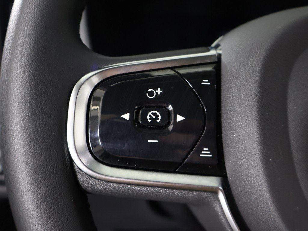 Used 2024 Volvo XC60 B5 Plus image 44