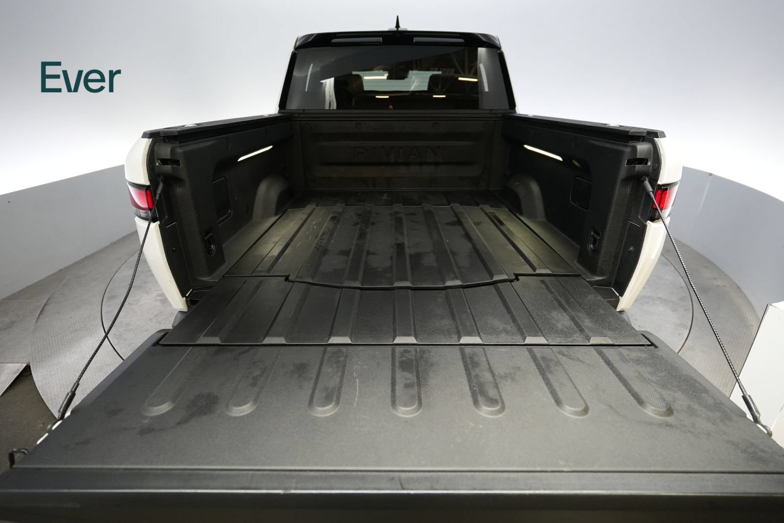 Used 2023 Rivian R1T Adventure AWD/4WD image 8