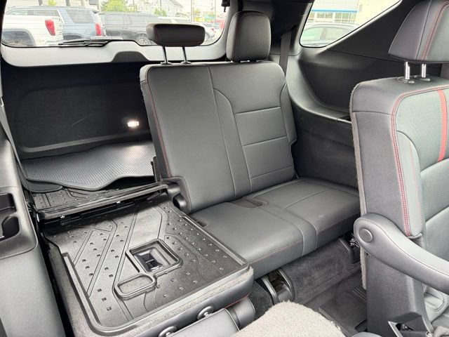 Used 2024 Chevrolet Traverse RS FWD image 11