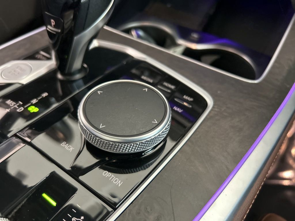 Used 2022 BMW X7 M50i w/ Dynamic Handling Package image 70