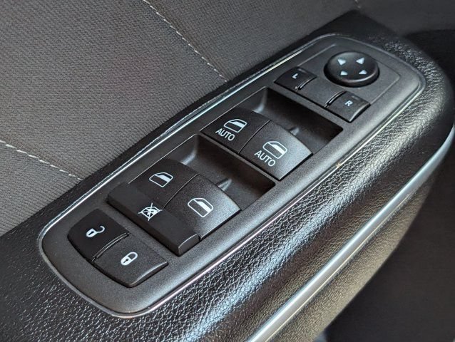 Used 2022 Dodge Charger SXT RWD image 18