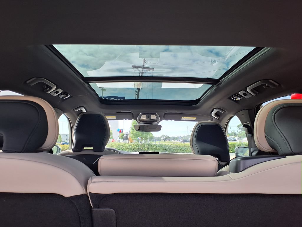 New 2026 Volvo XC60 B5 Plus w/ Protection Package Premier AWD/4WD image 12