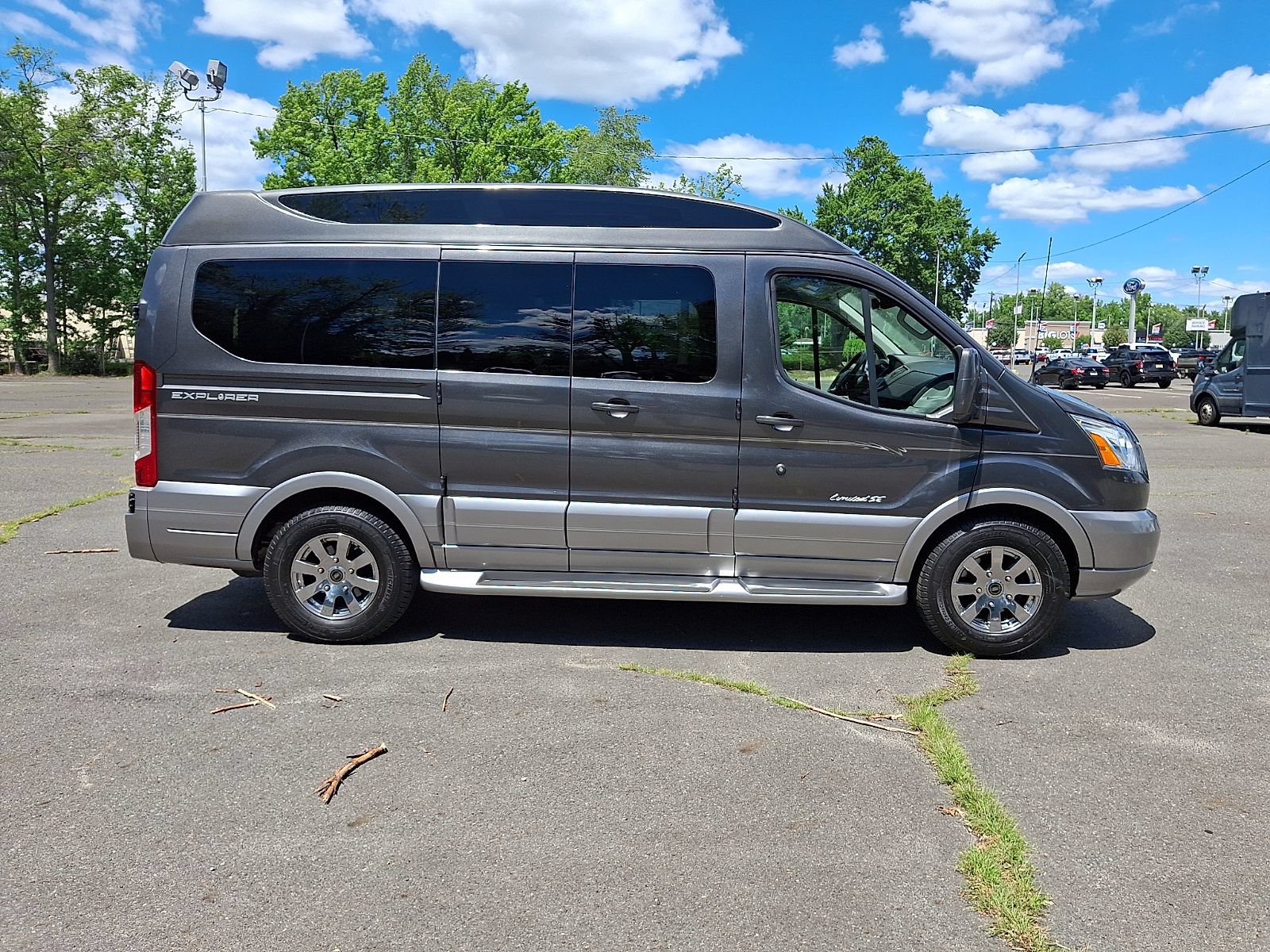 Used 2017 Ford Transit 150 XLT RWD image 8