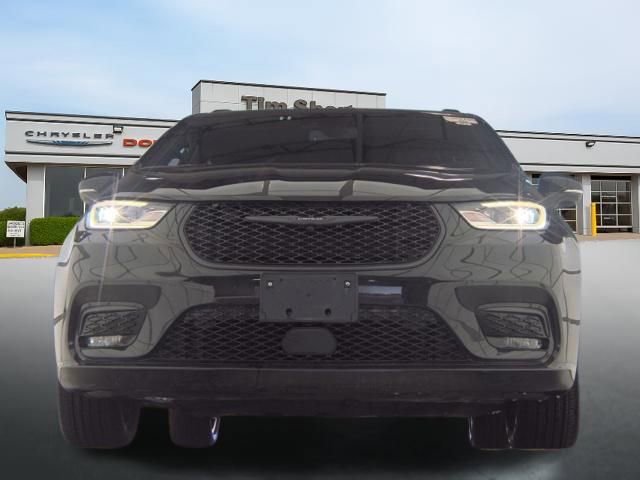Used 2025 Chrysler Pacifica Limited FWD image 3