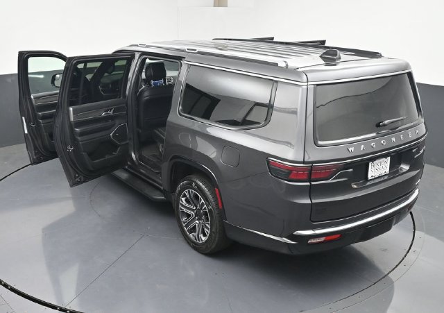 Used 2024 Jeep Wagoneer L Series II w/ Flexible Seating Group AWD/4WD image 44