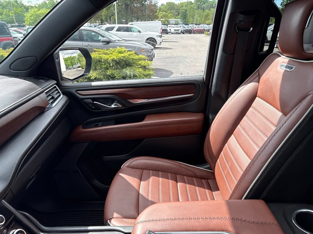 Used 2023 GMC Yukon Denali Ultimate AWD/4WD image 33