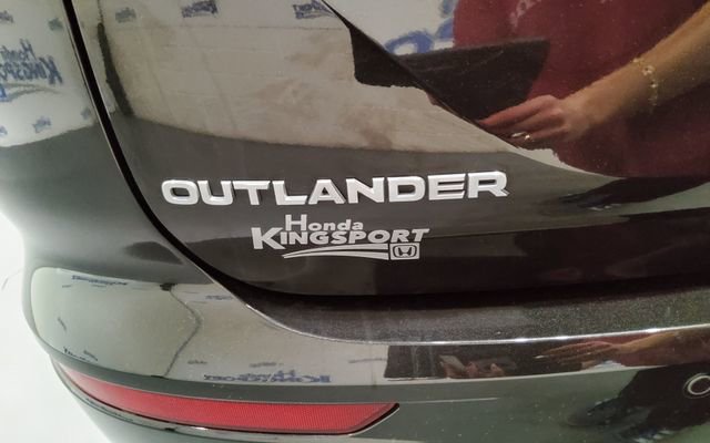 Used 2022 Mitsubishi Outlander SEL image 40