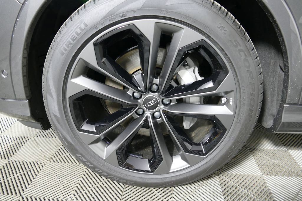 New 2026 Audi Q7 3.0T Premium Plus AWD/4WD image 23