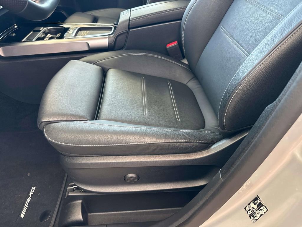 Used 2024 Mercedes-Benz GLB 35 AMG 4MATIC image 17