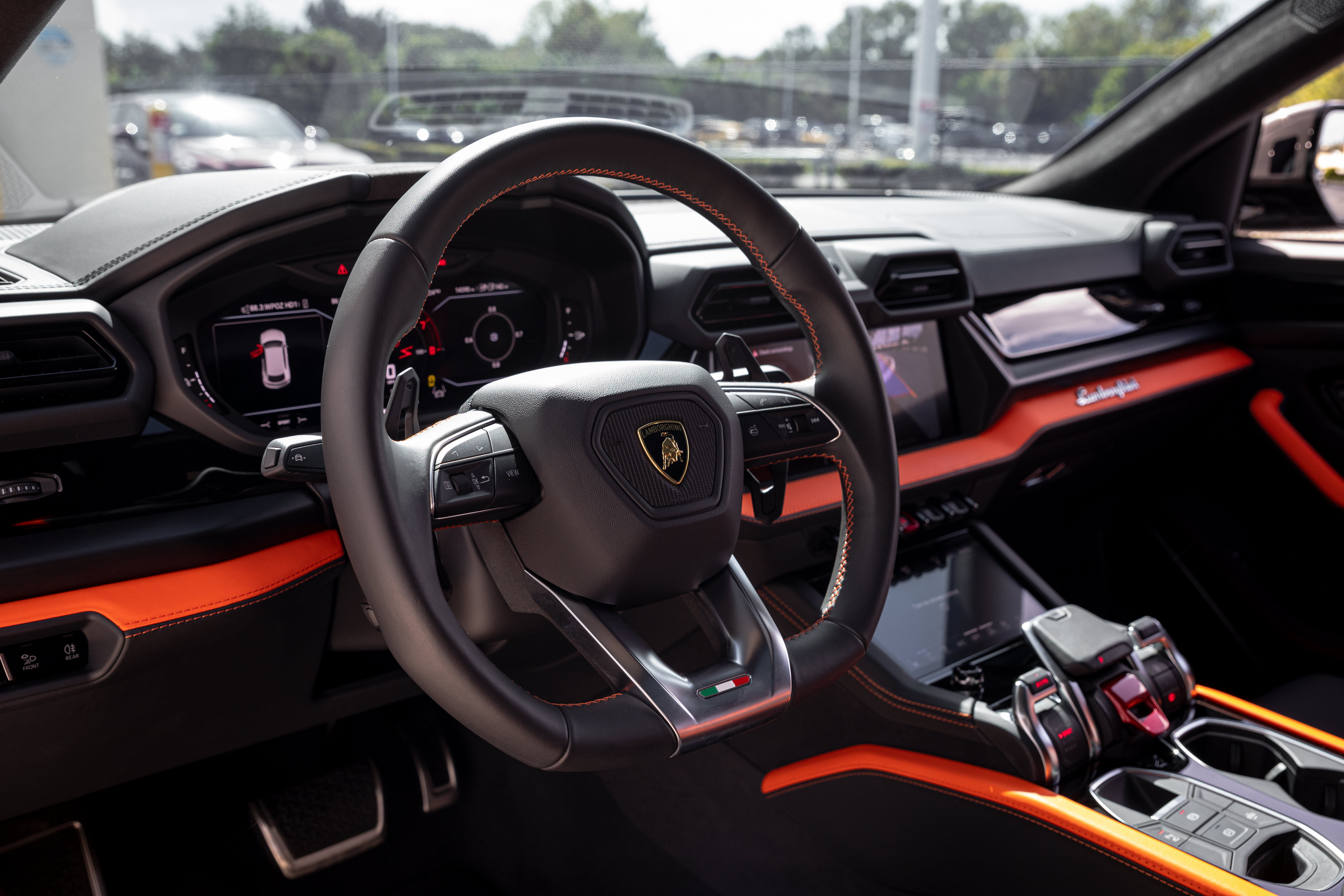 Used 2025 Lamborghini Urus Performante AWD/4WD image 16