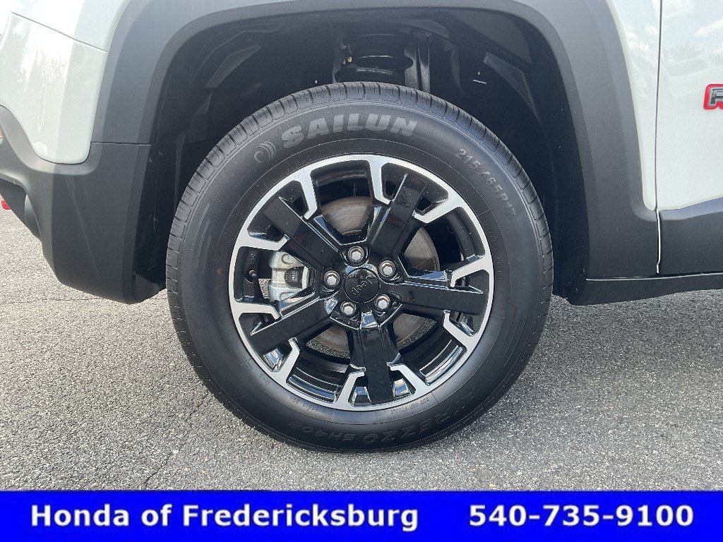Used 2023 Jeep Renegade Trailhawk AWD/4WD image 9