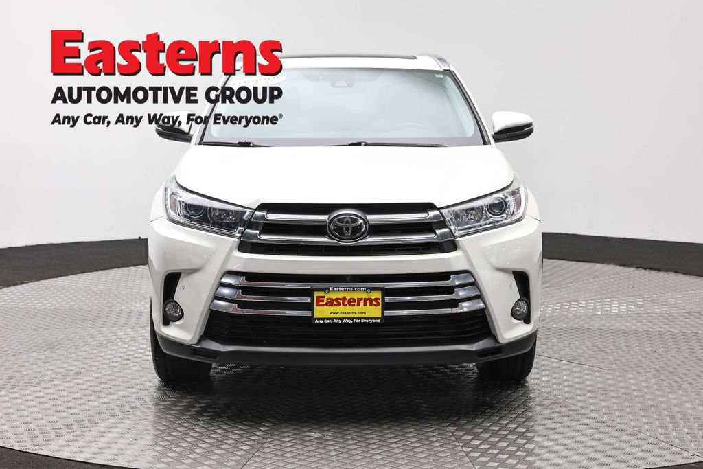 Used 2017 Toyota Highlander Limited Platinum AWD/4WD image 2