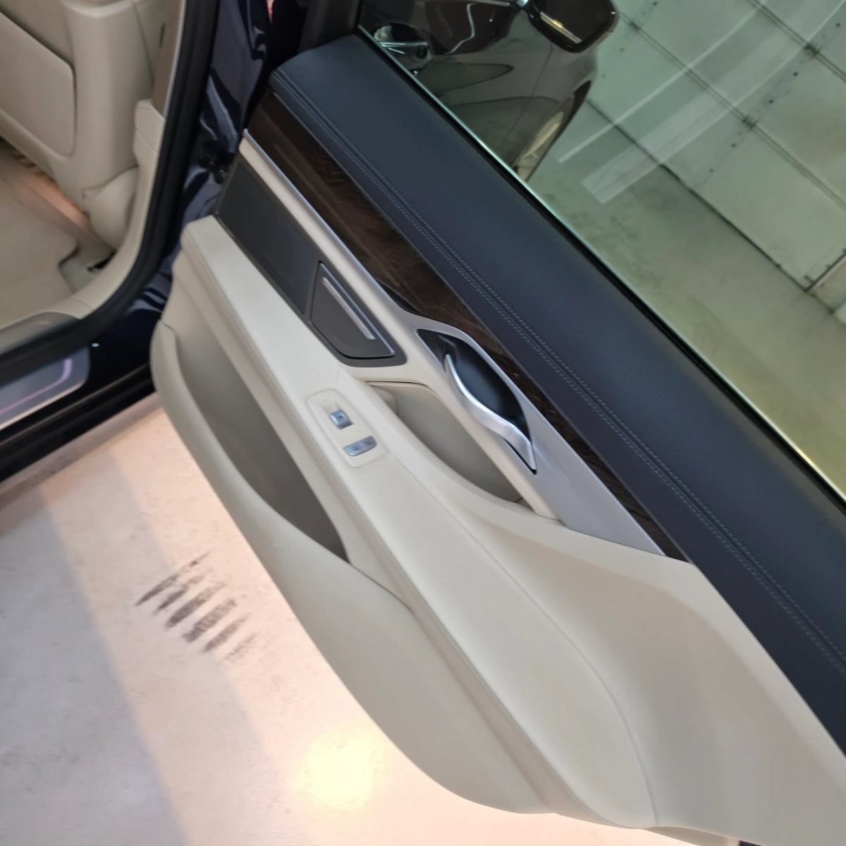 Used 2019 BMW 750i xDrive AWD/4WD image 27