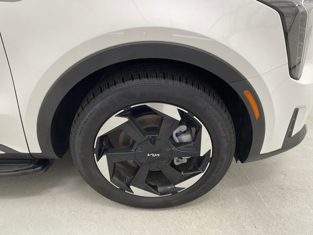 Used 2025 Kia Sorento EX image 14