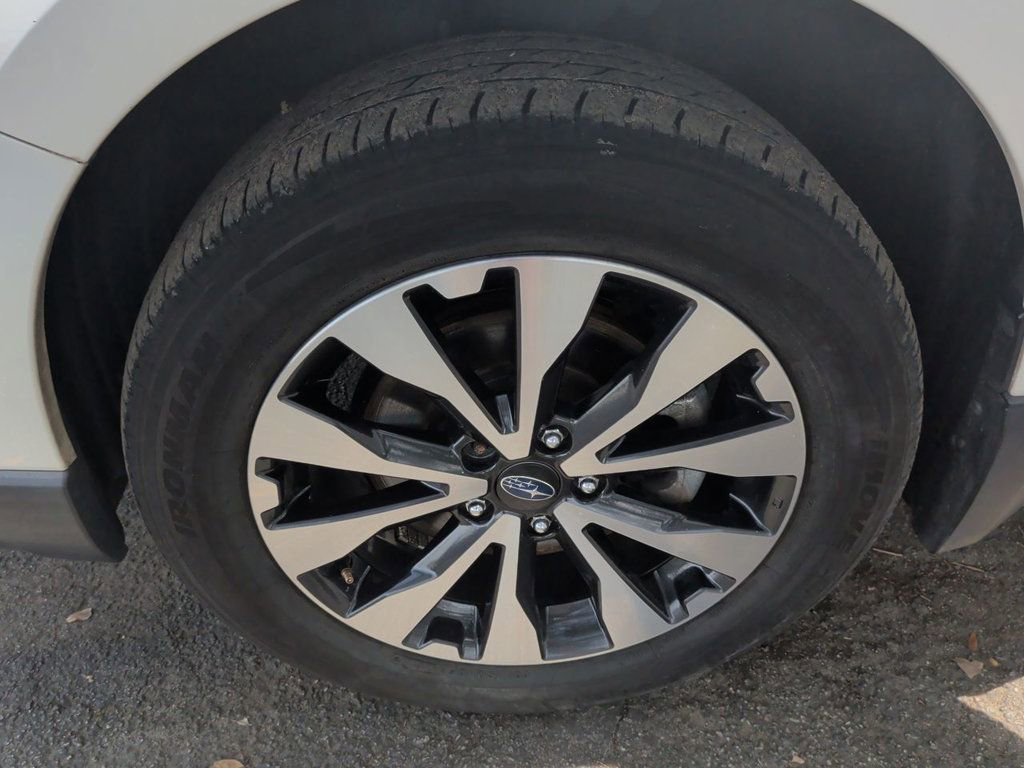 Used 2016 Subaru Outback 2.5i Limited AWD/4WD image 10