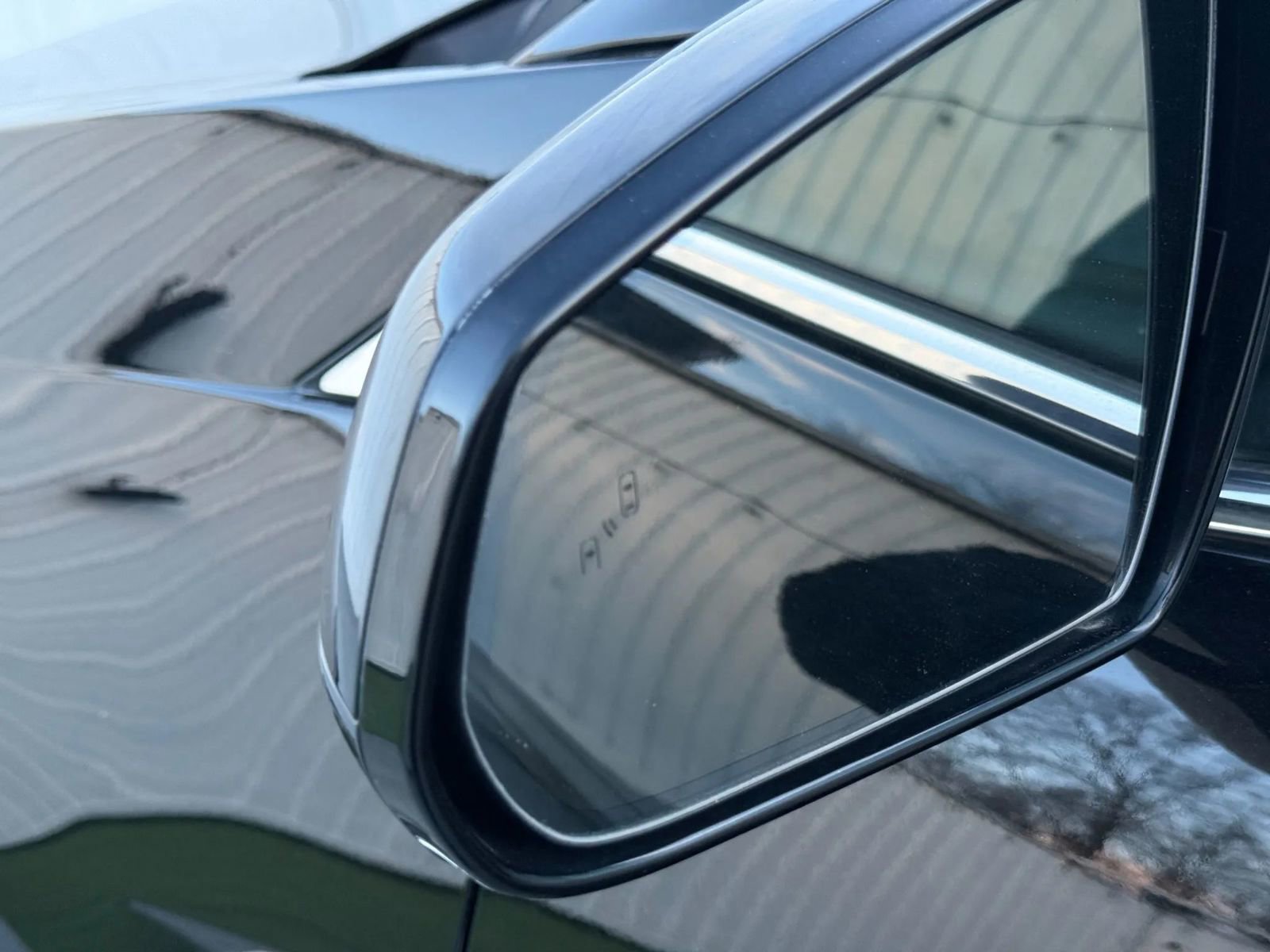 Used 2015 Cadillac SRX Performance w/ Driver Awareness Package image 25