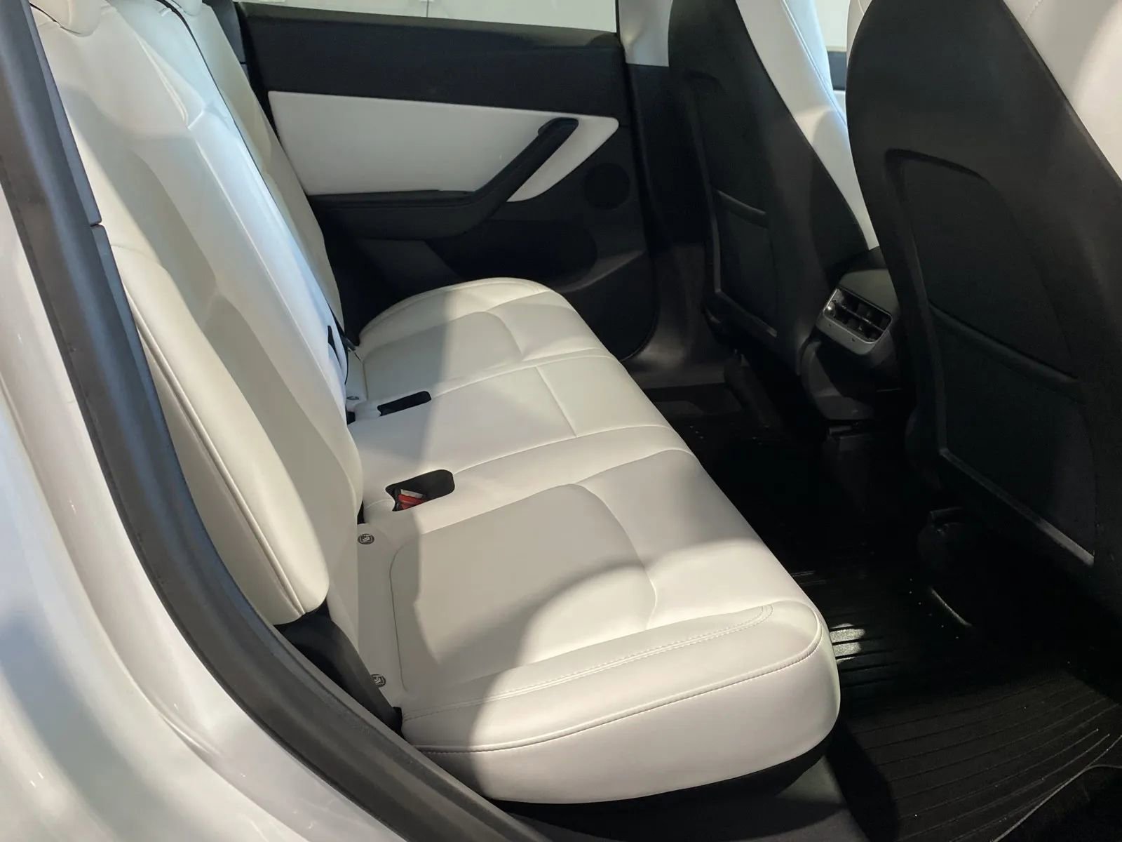 Used 2021 Tesla Model Y Long Range image 7