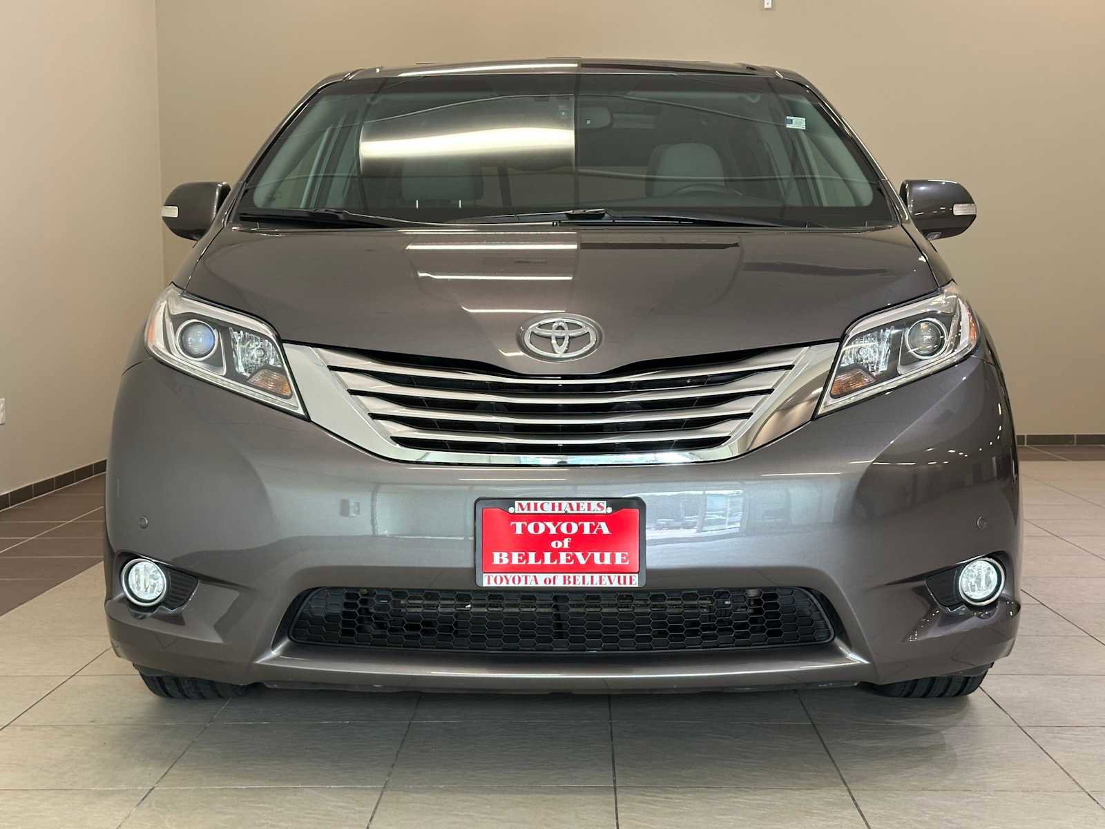 Used 2017 Toyota Sienna Limited Premium image 6