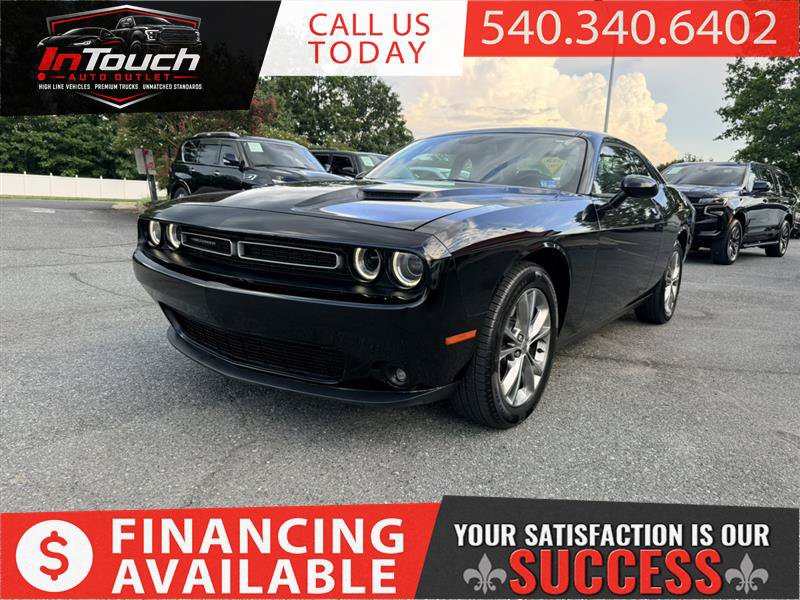 Used 2020 Dodge Challenger SXT w/ Plus Package AWD/4WD image 1