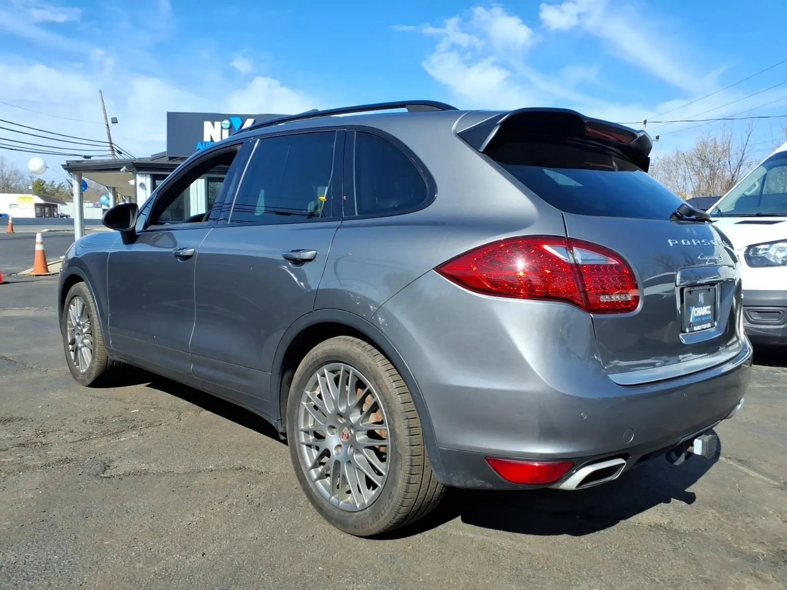 Used 2014 Porsche Cayenne S AWD/4WD image 5