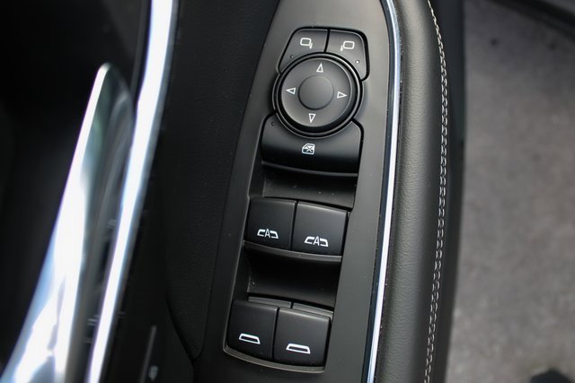 Used 2022 Buick Envision Essence w/ Safety Package image 11