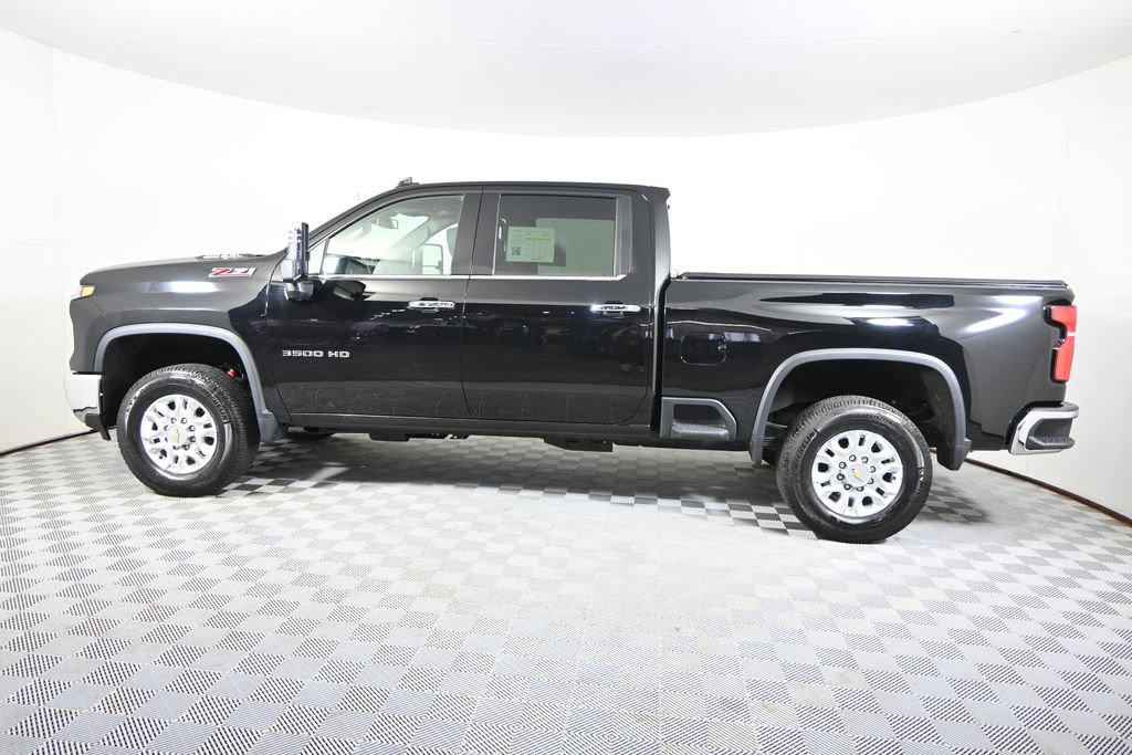 Used 2025 Chevrolet Silverado 3500 LTZ w/ LTZ Convenience Package AWD/4WD image 3