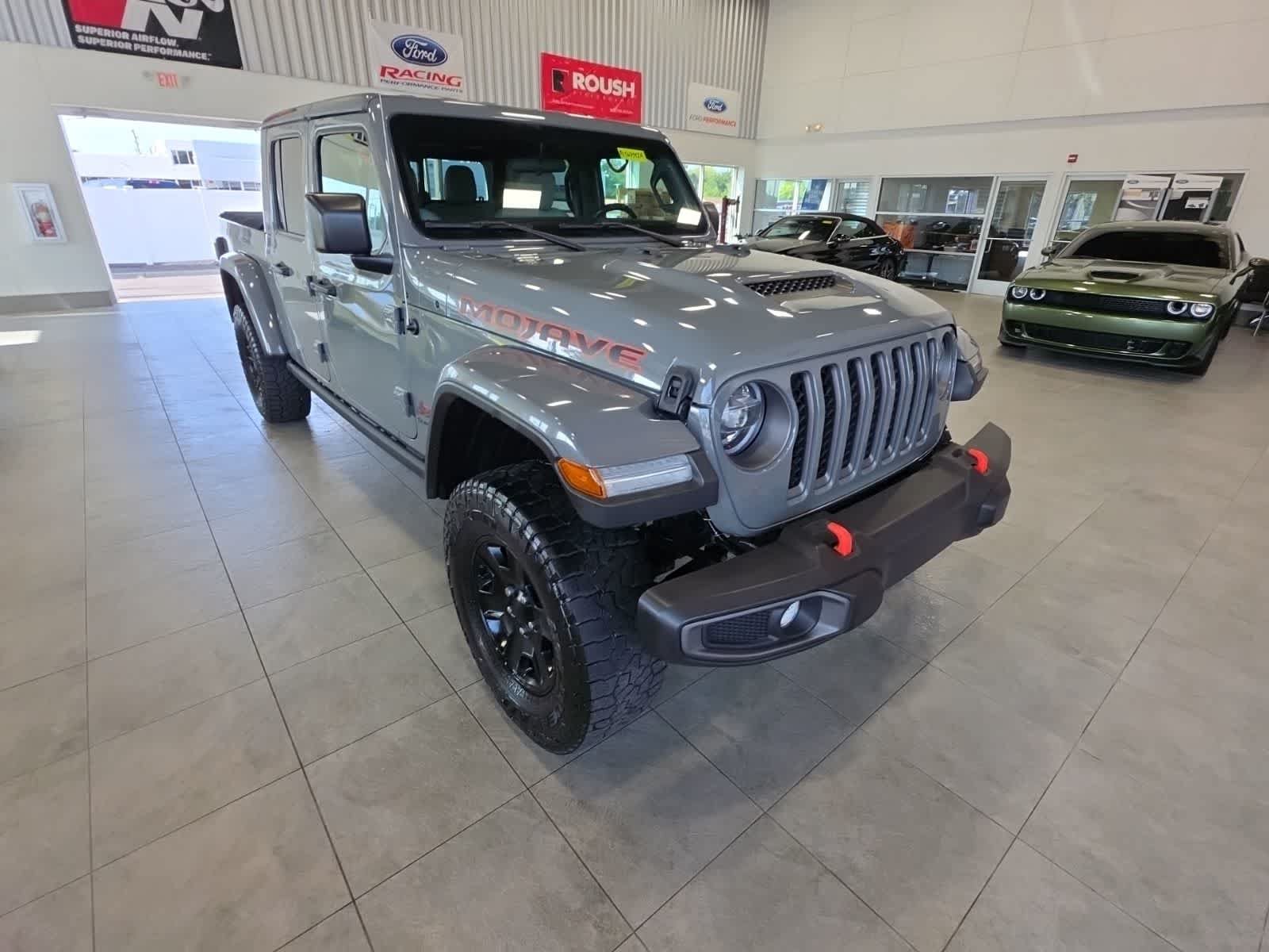 Used 2021 Jeep Gladiator Mojave w/ Dual Top Group AWD/4WD image 5