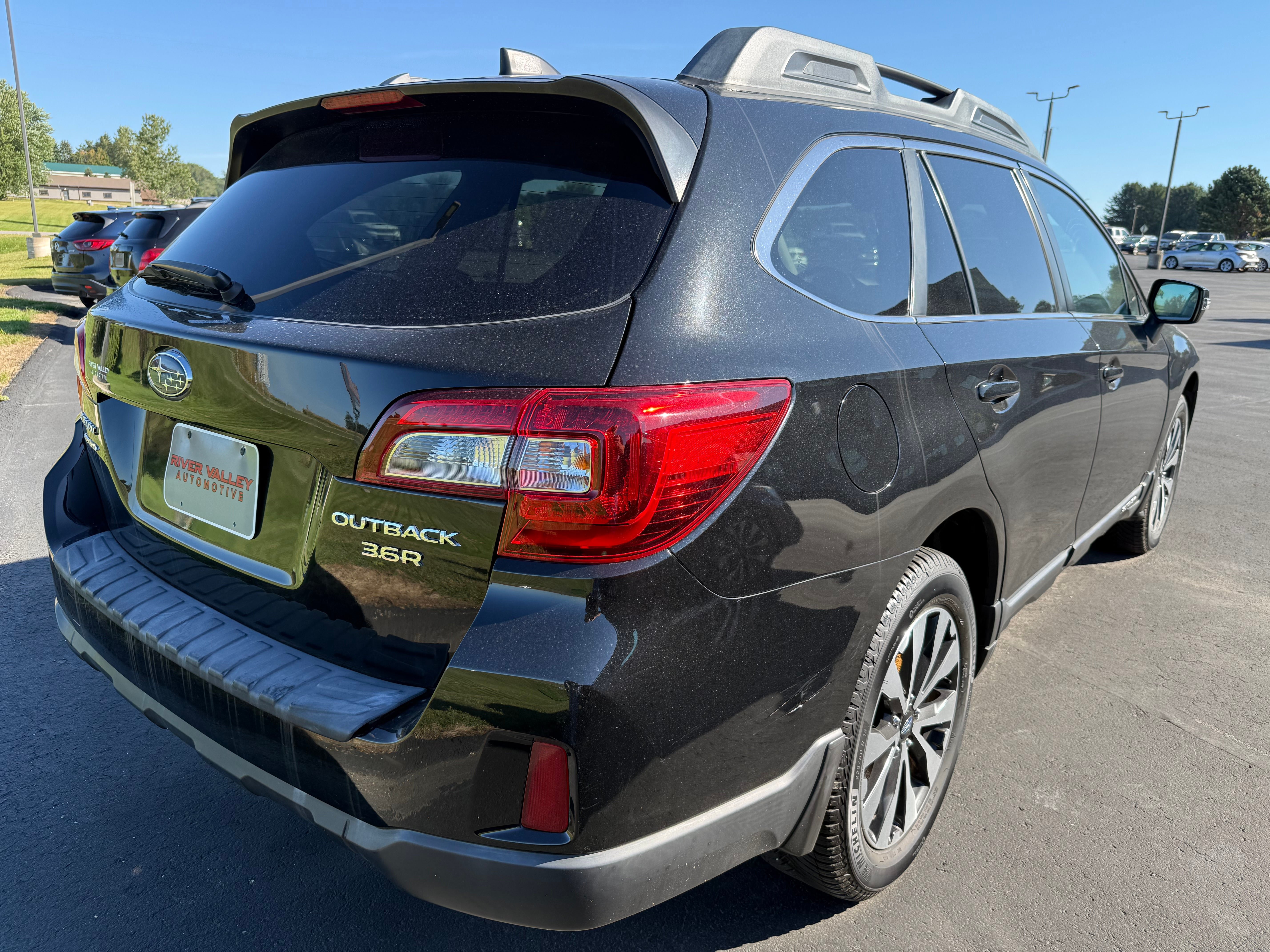 Used 2016 Subaru Outback 3.6R Limited AWD/4WD image 12