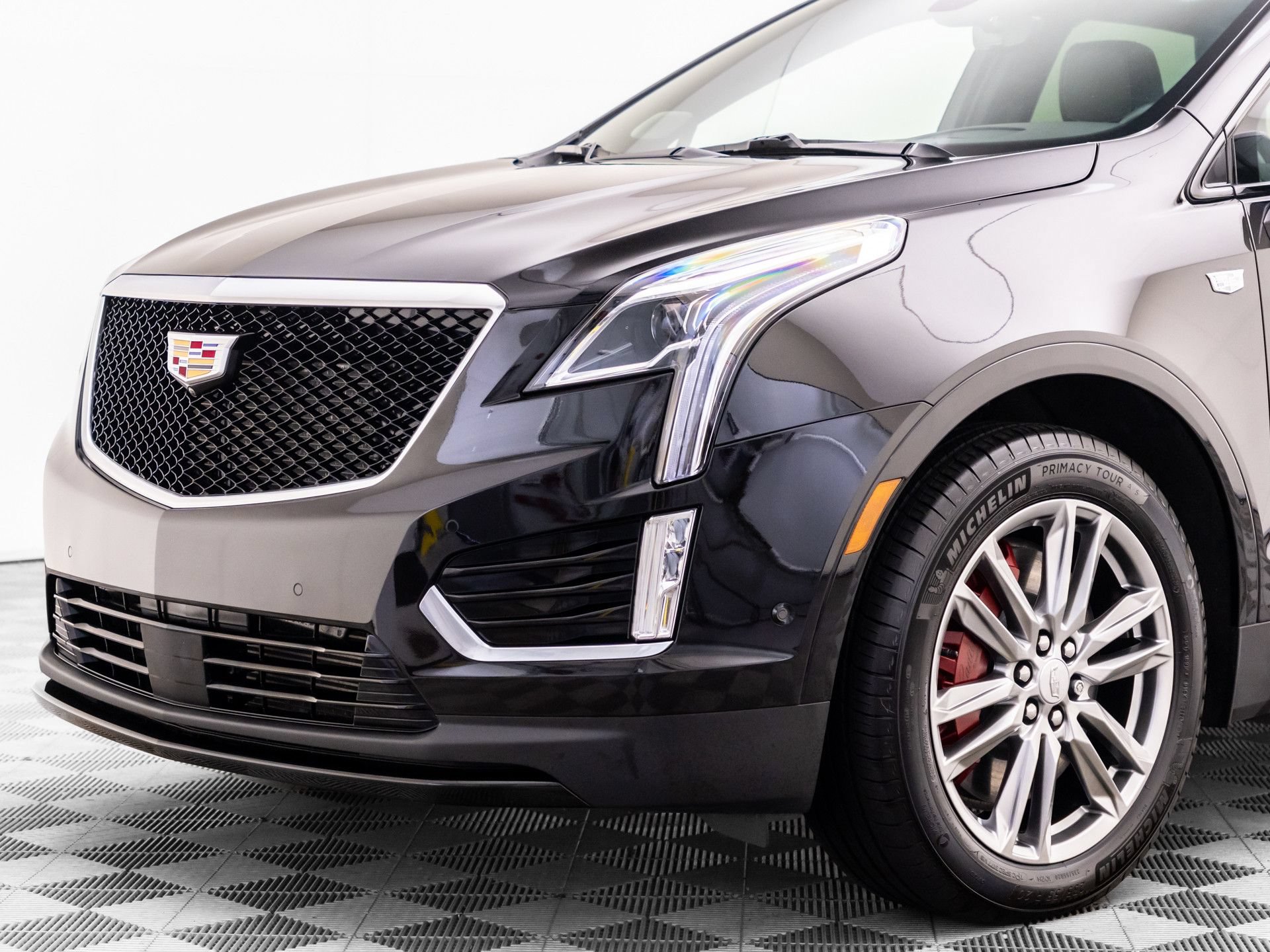 Certified 2026 Cadillac XT5 Sportv w/ LPO, Floor Liner Package AWD/4WD image 41