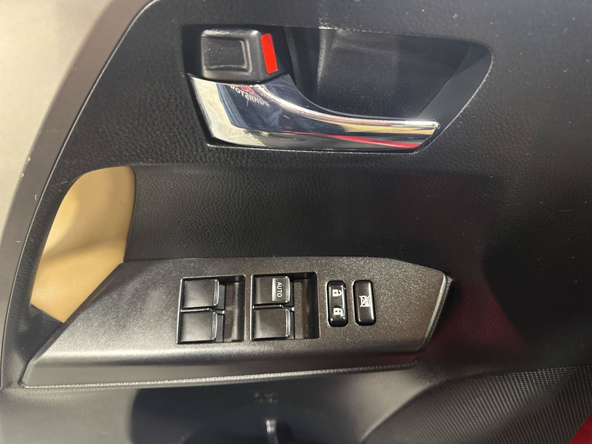 Used 2017 Toyota RAV4 XLE FWD image 12
