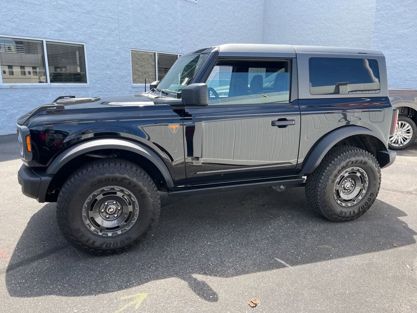 Used 2025 Ford Bronco Badlands w/ Sasquatch Package AWD/4WD image 5
