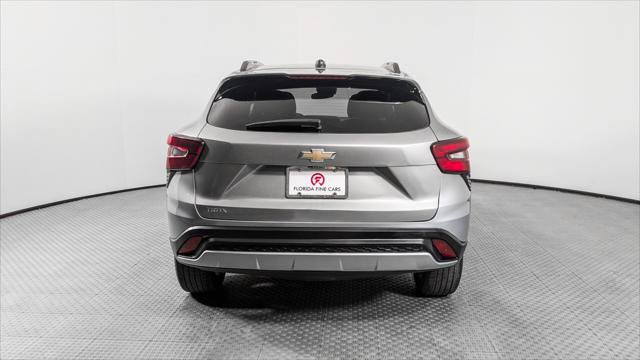 Used 2025 Chevrolet Trax LT w/ LT Convenience Package FWD image 7