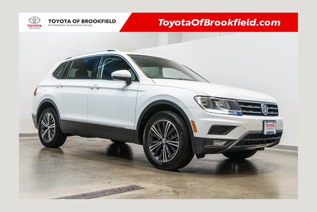 Used 2018 Volkswagen Tiguan SEL w/ 3rd Row Seat Package AWD/4WD image 1