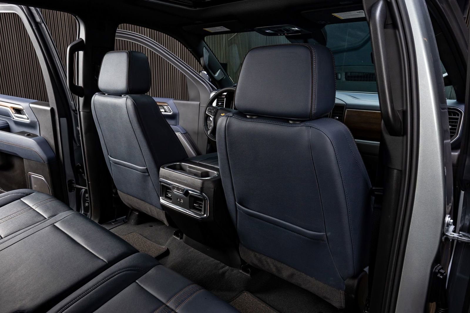 Used 2026 Chevrolet Silverado 3500 High Country w/ High Country Premium Package AWD/4WD image 33