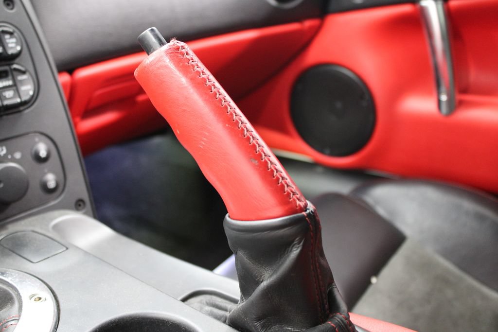 Used 2004 Dodge Viper SRT-10 RWD image 28