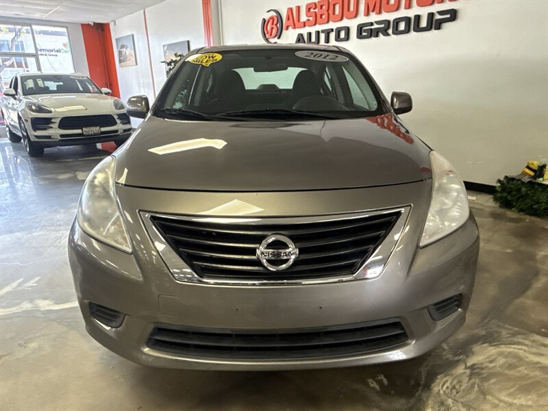 Used 2012 Nissan Versa SV w/ Convenience Pkg FWD image 2