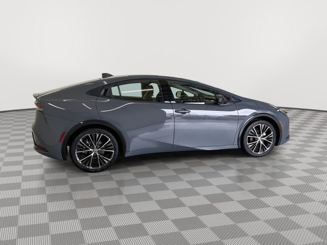 Used 2025 Toyota Prius XLE image 11