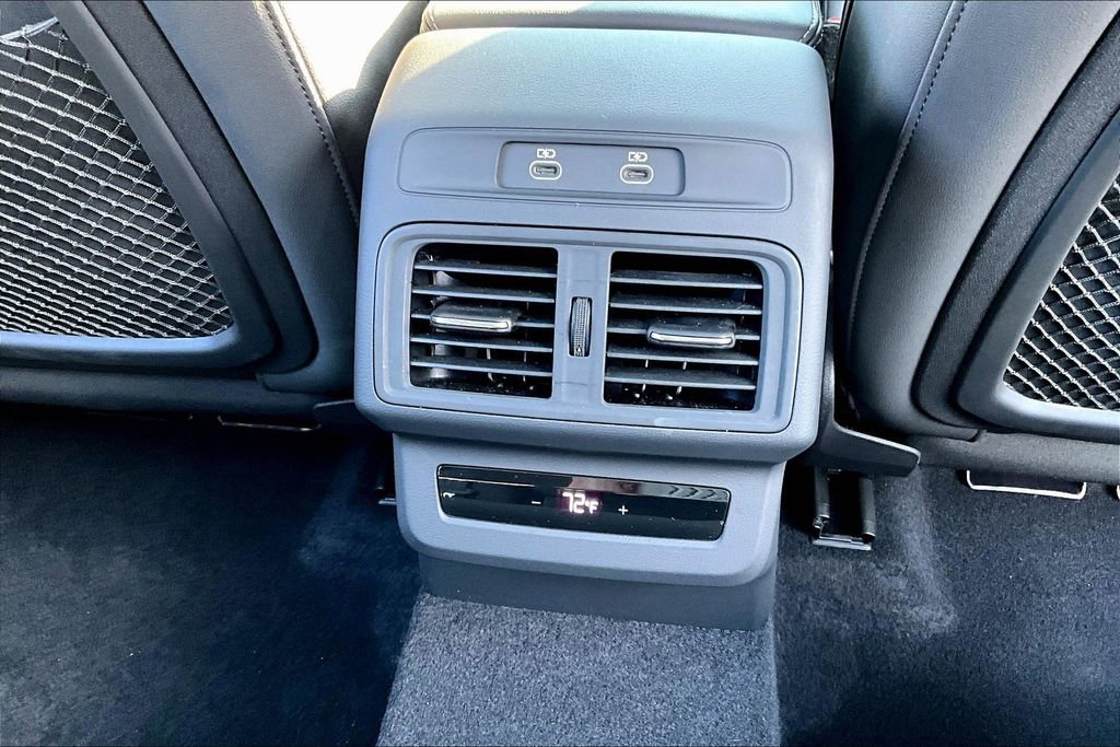 Used 2025 Audi Q5 Premium w/ Convenience Package image 10