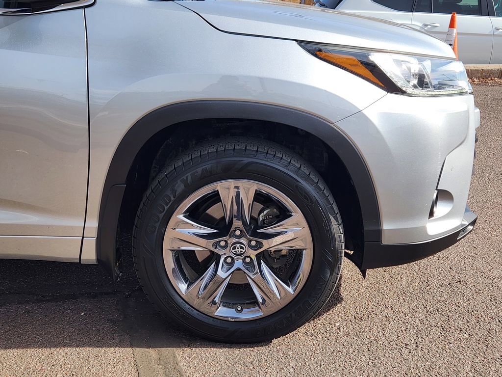Used 2019 Toyota Highlander Limited Platinum image 28