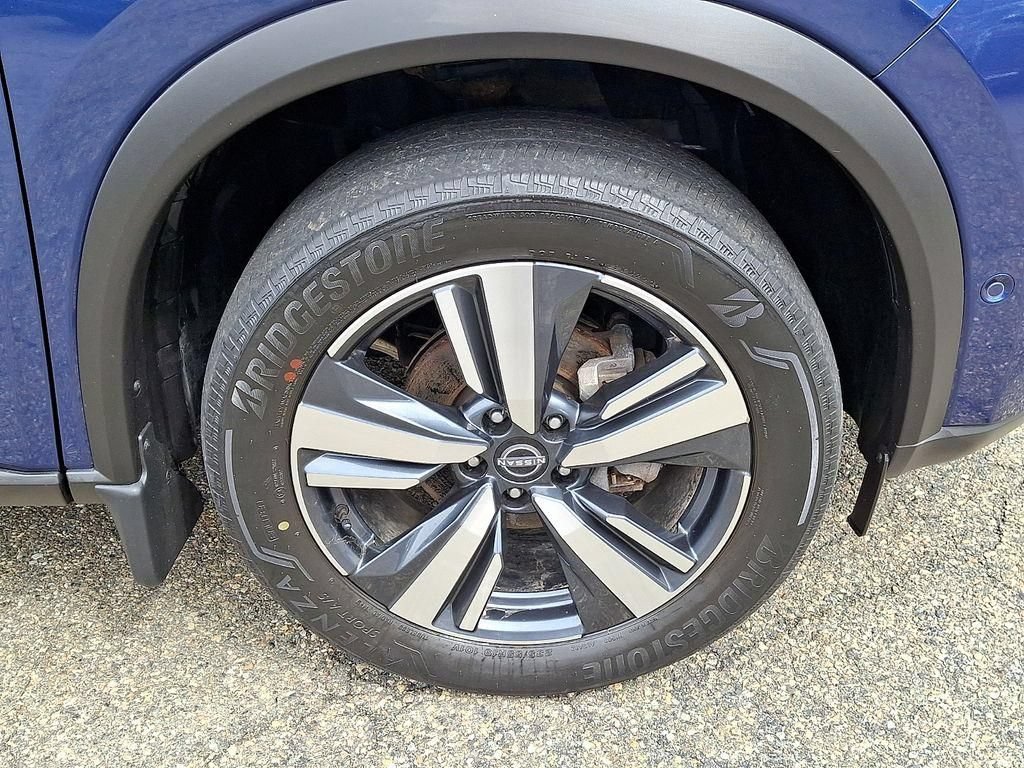 Certified 2023 Nissan Rogue Platinum AWD/4WD image 11