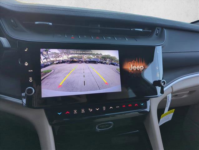 New 2026 Jeep Grand Cherokee Limited RWD image 10