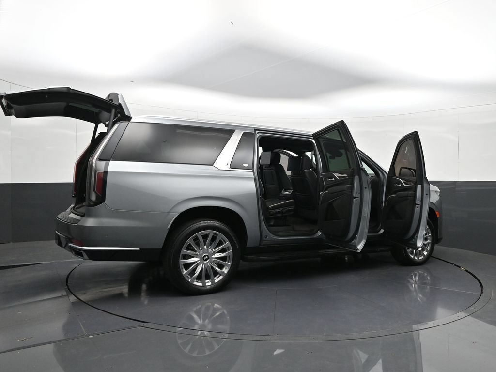 Used 2024 Cadillac Escalade ESV Premium Luxury AWD/4WD image 47