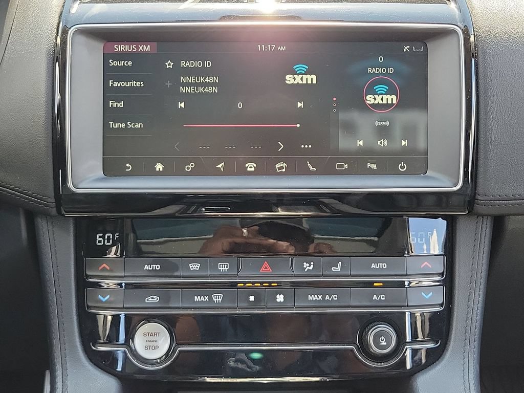 Used 2019 Jaguar F-PACE Portfolio AWD/4WD image 13