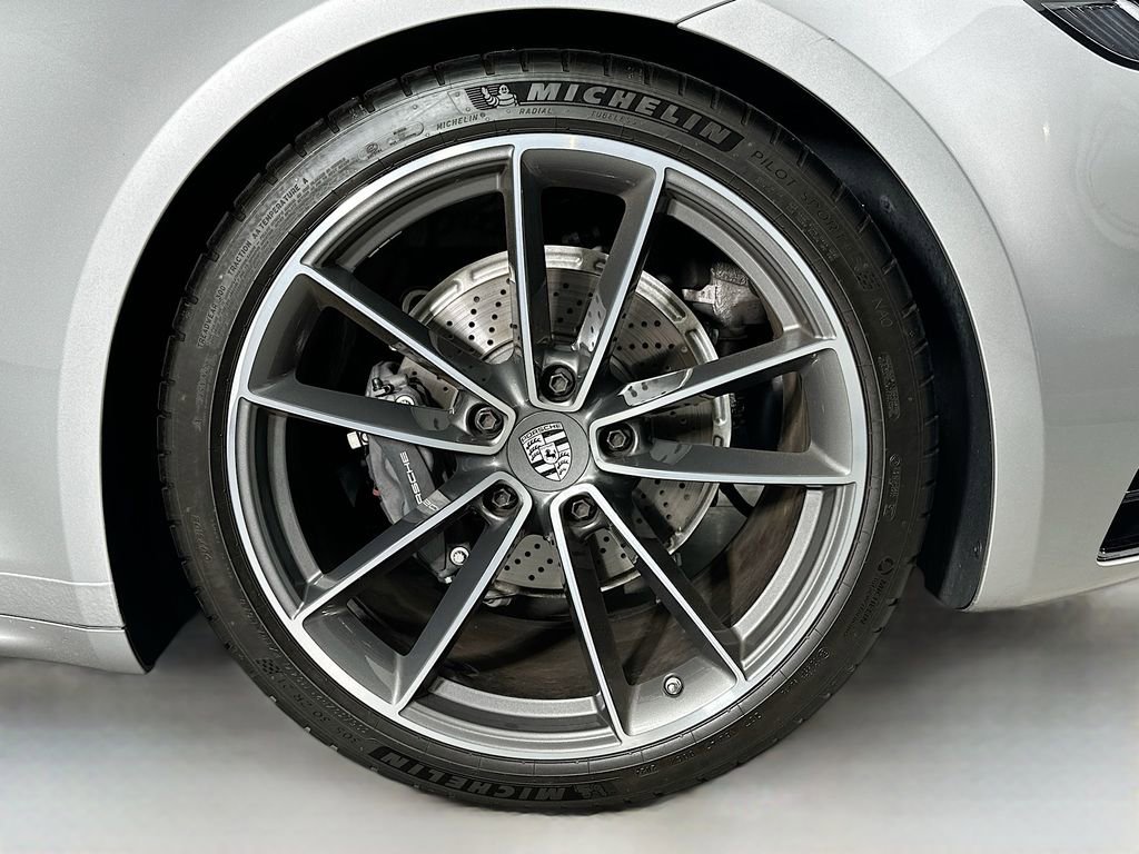 Used 2024 Porsche 911 Carrera image 30