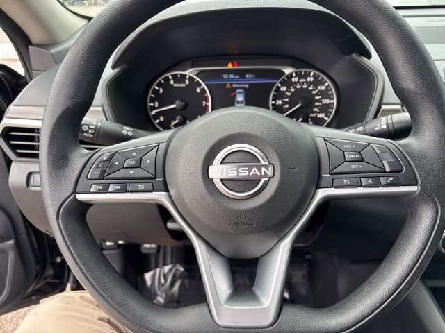 Used 2025 Nissan Altima 2.5 SV image 22